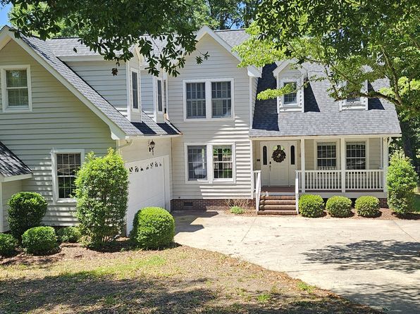 33 Fairway Dr