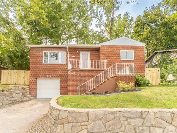 1527 Sunset Ave, Saint Albans, WV 25177