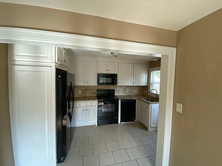 1429 Grand Ave — Photo 7
