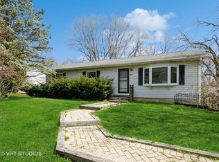 6324 Hillcrest Rd, Cary, IL 60013