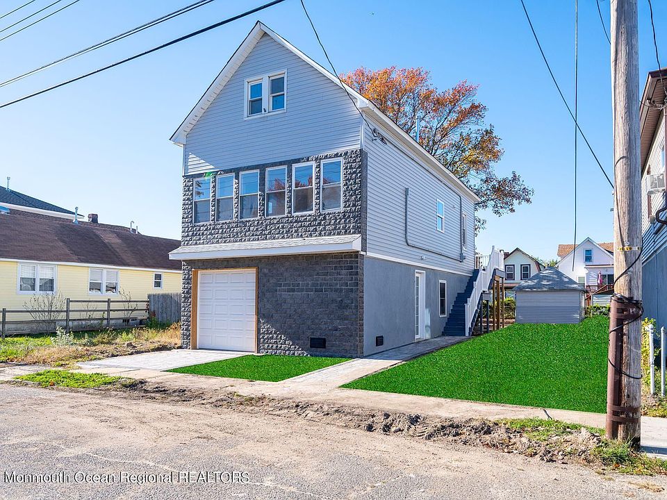 1st image of 25 Bayview Ave