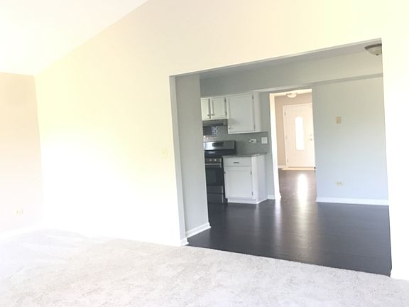 2nd image of 2866 Diane Dr