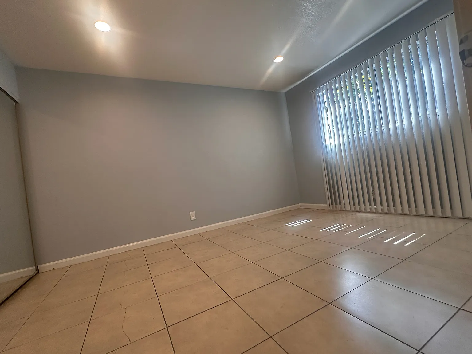 2 bed, 950 sqft, $2,150 — Photo 4