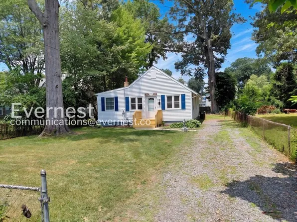 227 Lincoln Ave, Colonial Beach, VA 22443