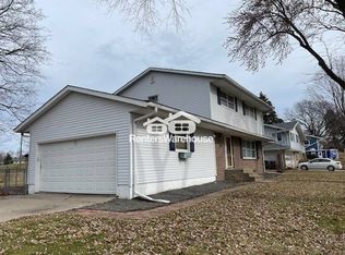 1037 Cottage Pl, Shoreview, MN 55126