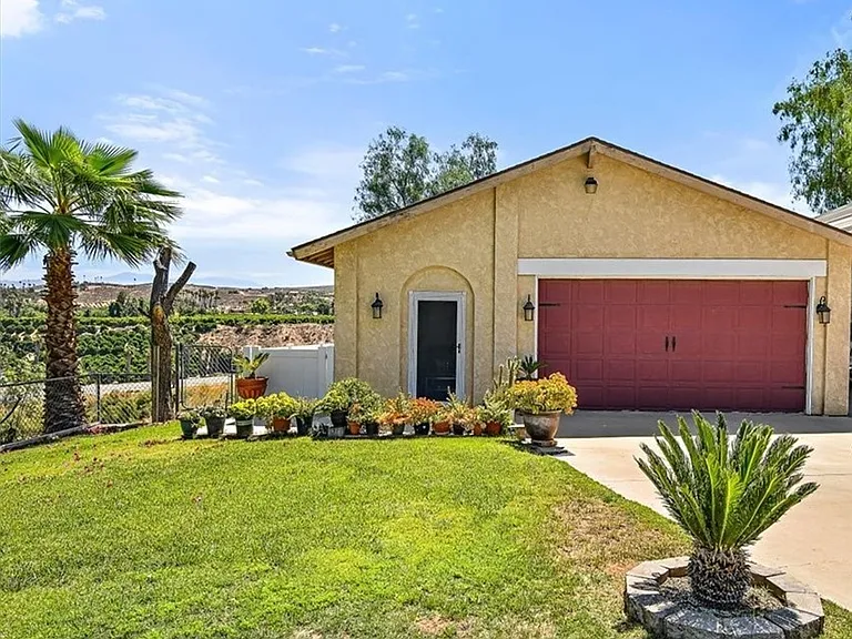 14448 Oakley Dr #B — Photo 1