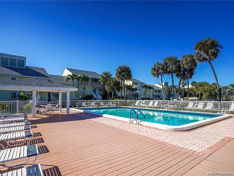 5602 NE Gulfstream Way — Photo 38