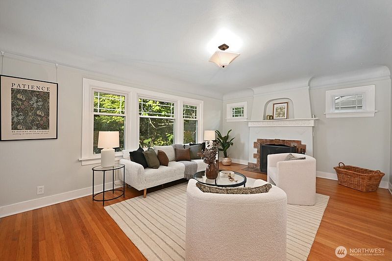 5th image of 933 N 84TH Street