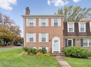 7029 Bradwood Ct, Springfield, VA 22151