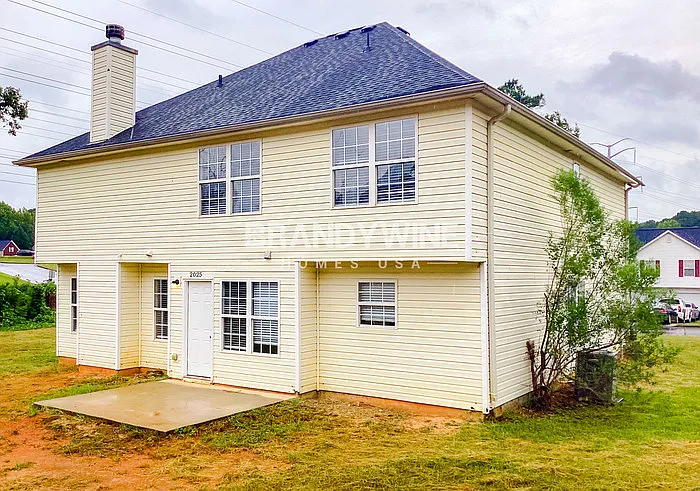 2025 Newton Estates Dr — Photo 36