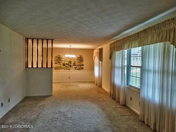 3rd image of 2513 Orchard Ln