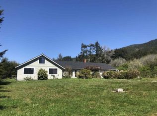 180 N Rossini Ln, Smith River, CA 95567