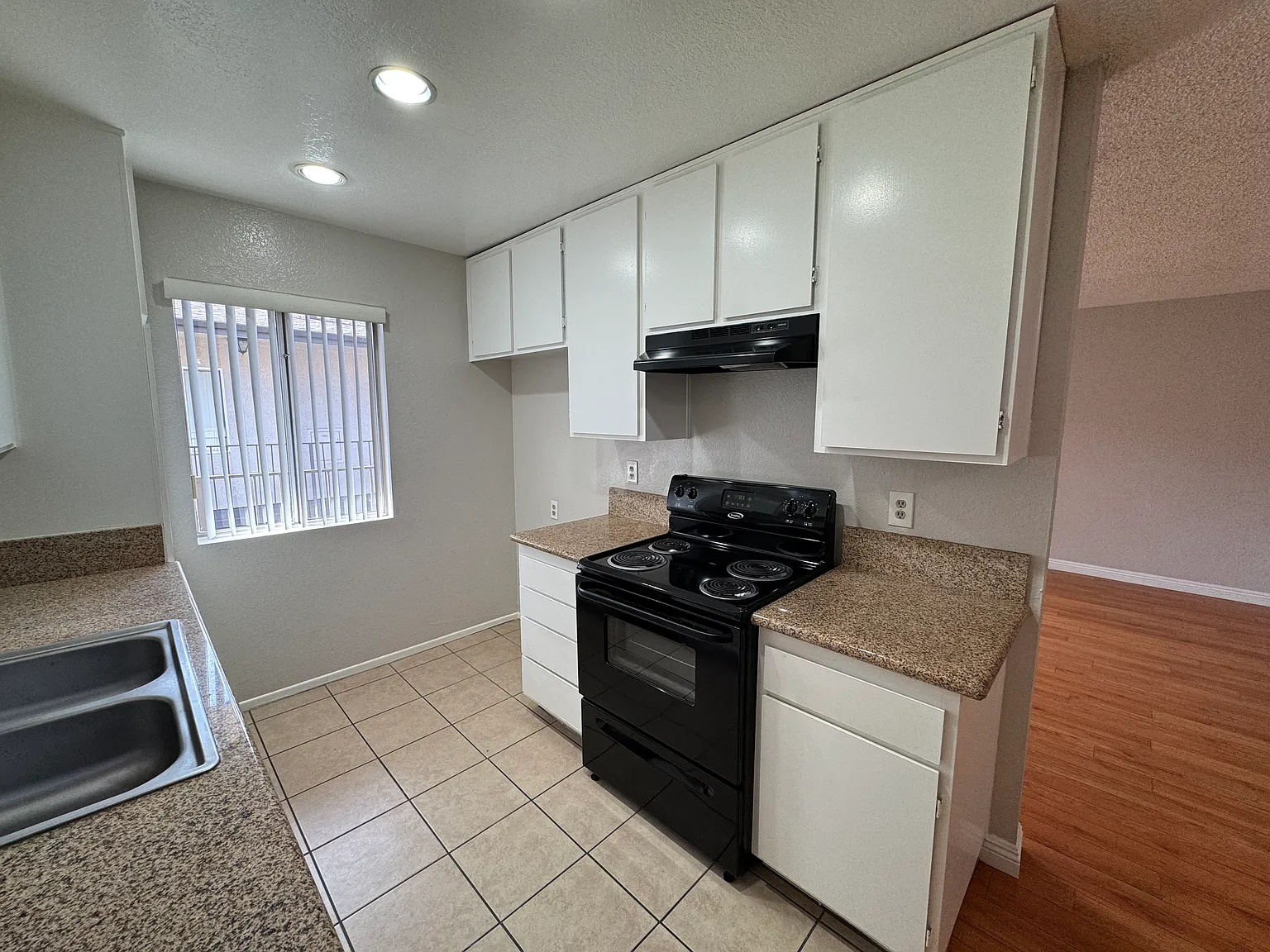 2 bed, 920 sqft, $2,795 — Photo 3