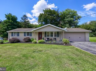 1430 Grandview Rd, Spring Grove, PA 17362