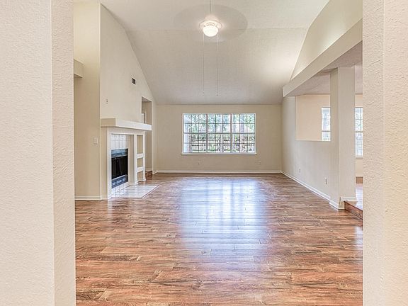 4th image of 1856 Bayshore Dr