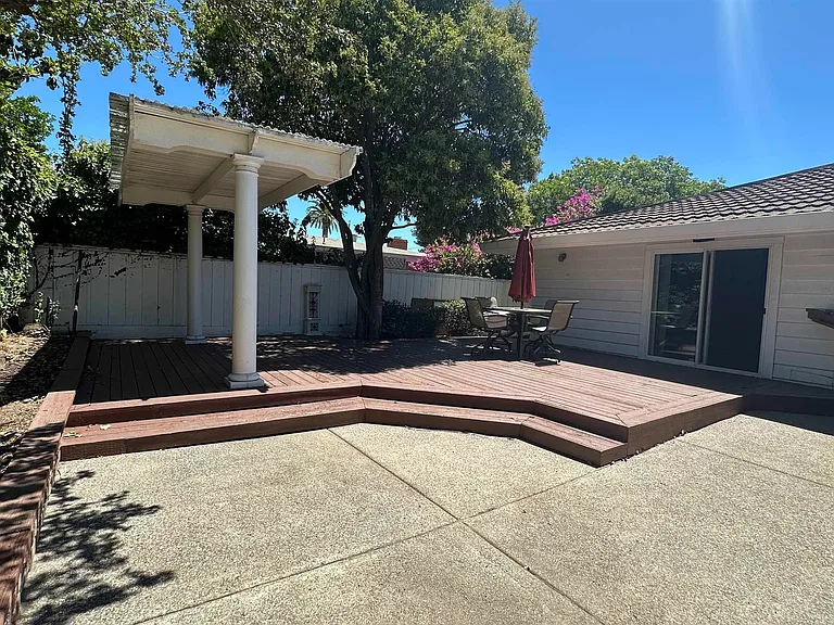 101 Shady Ln — Photo 21