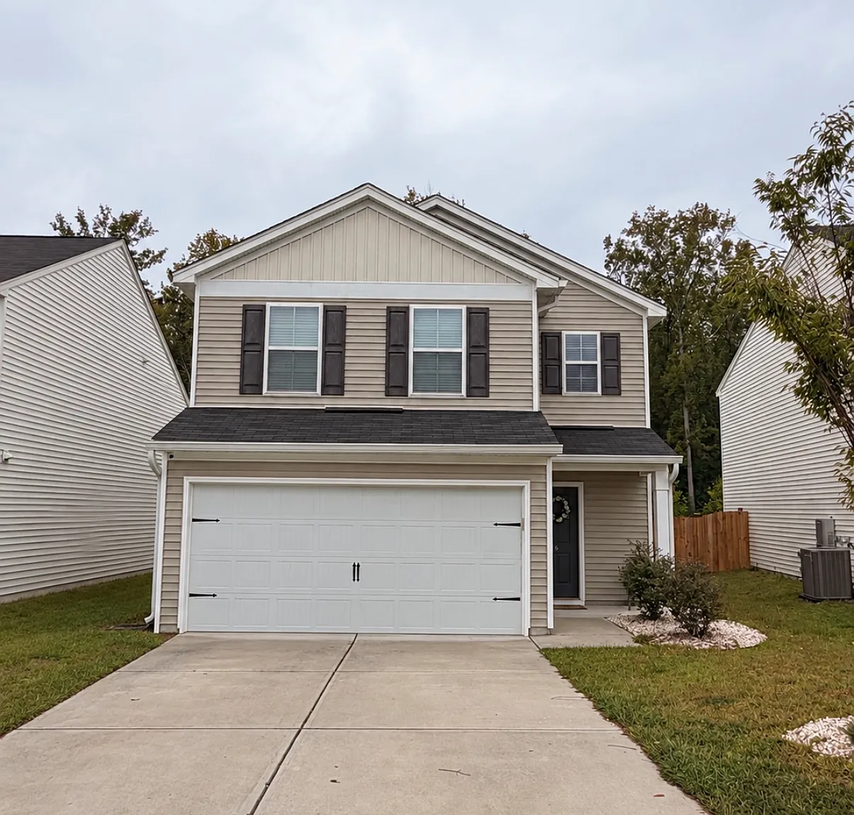 3 bed, 2.5 bath, 2008 sqft, $2,300 — Photo 1