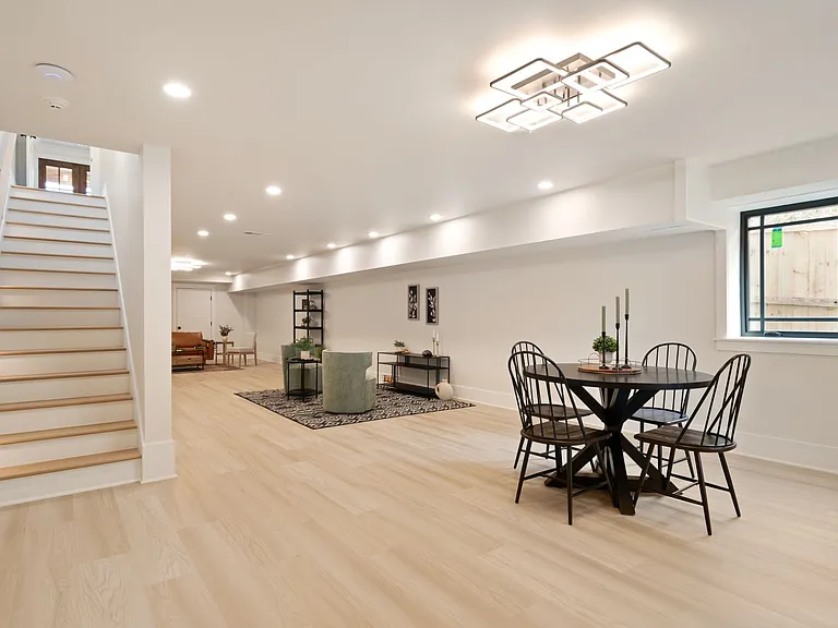1240 Kenmore Pl — Photo 65
