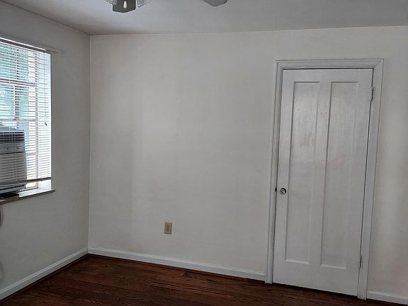 5th image of 4026 Paxton Ave #B