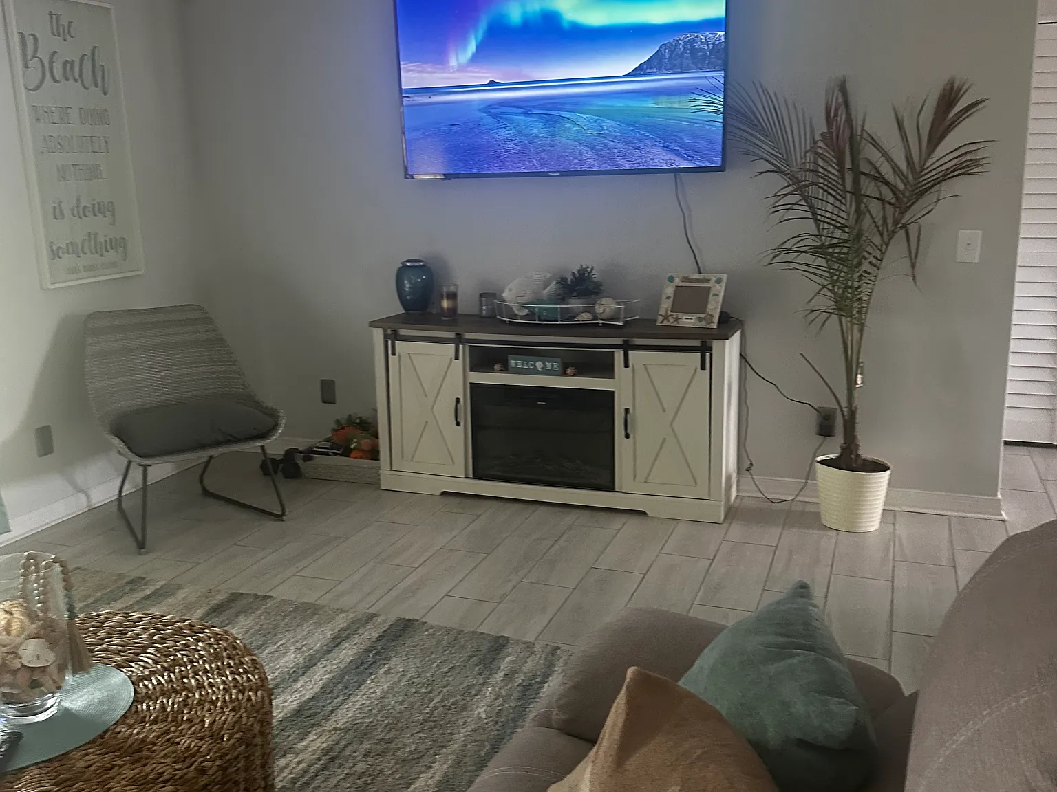 3 bed, 1600 sqft, $2,400 — Photo 4