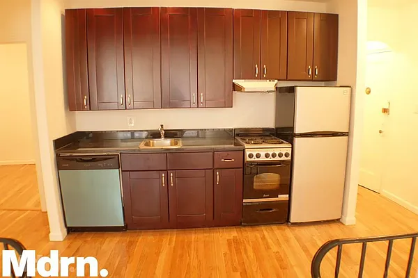 Rented by Mdrn Residential | media 26