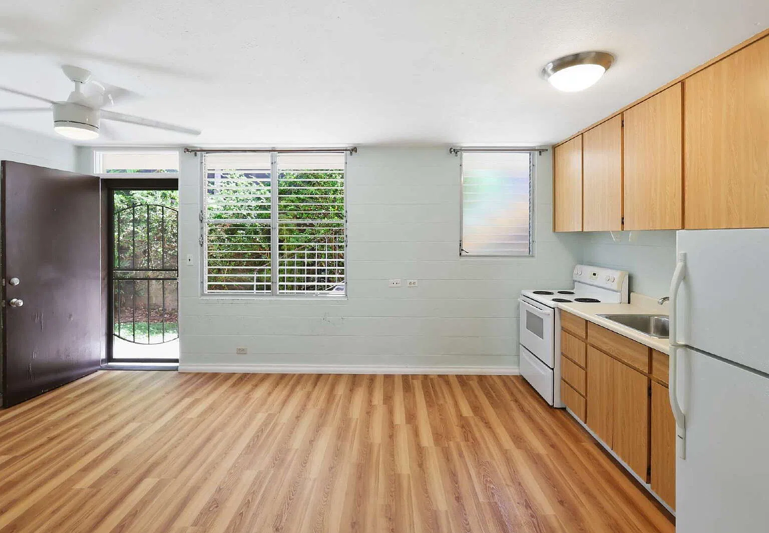 1 bed, 1.0 bath, 500 sqft, $1,350 — Photo 2