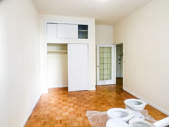 2nd image of 920 3rd Ave Fl 2