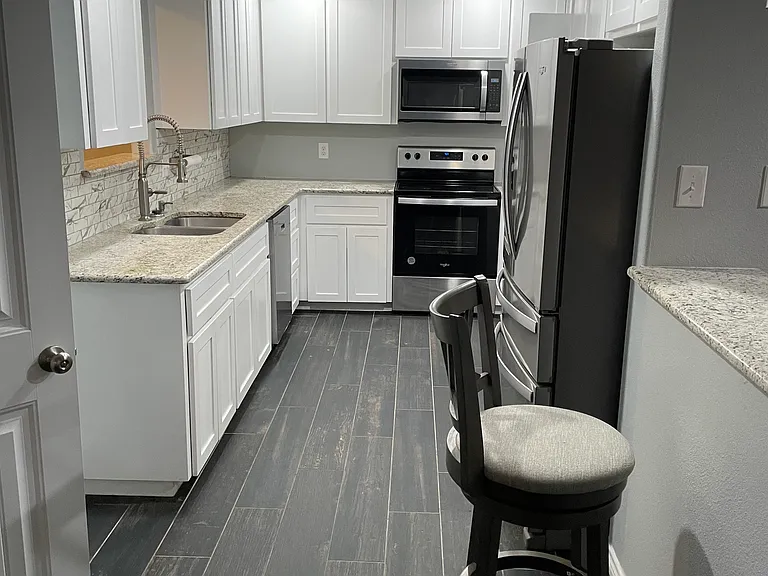 640 N Rife St #1 — Photo 5