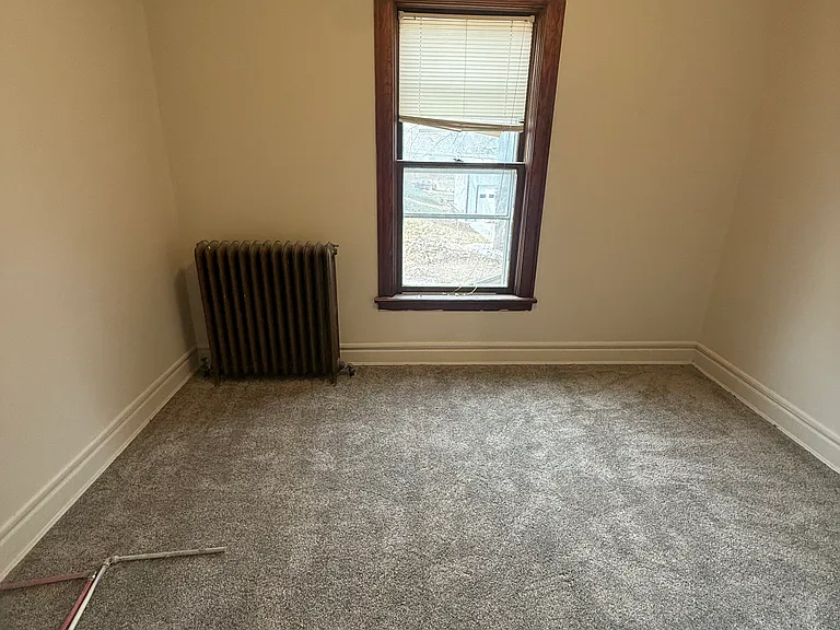 720 1st Ave #A — Photo 4
