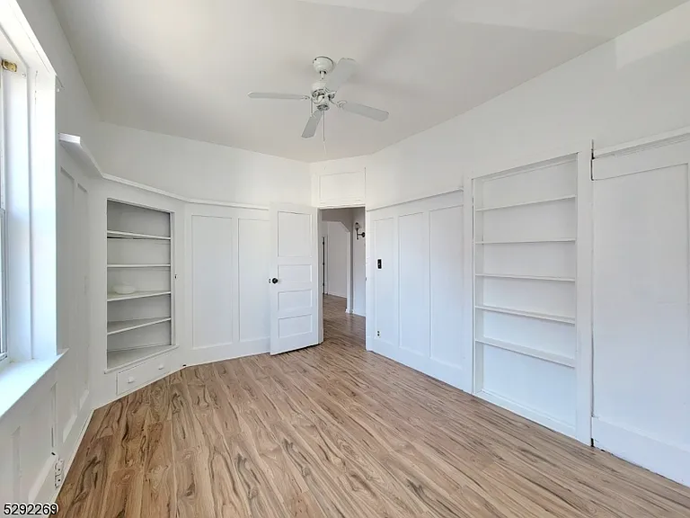 551 Franklin Ave #2R — Photo 12