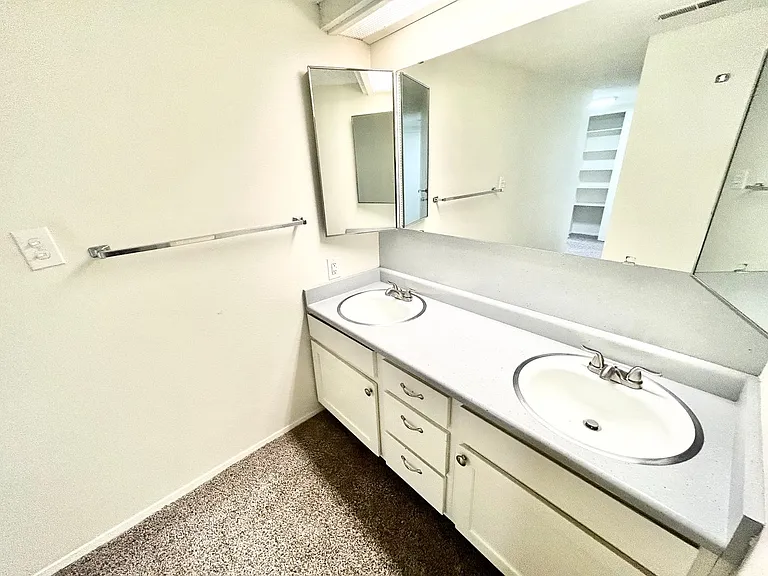 Foothill Terrace — Photo 137