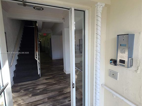 3rd image of 1521 Lenox Ave APT 303