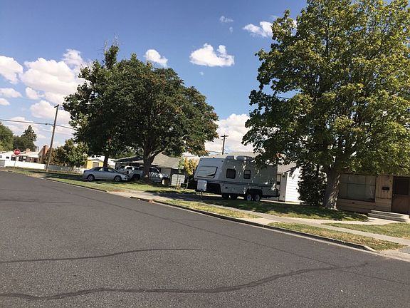 4th image of 927 S Ironwood Dr