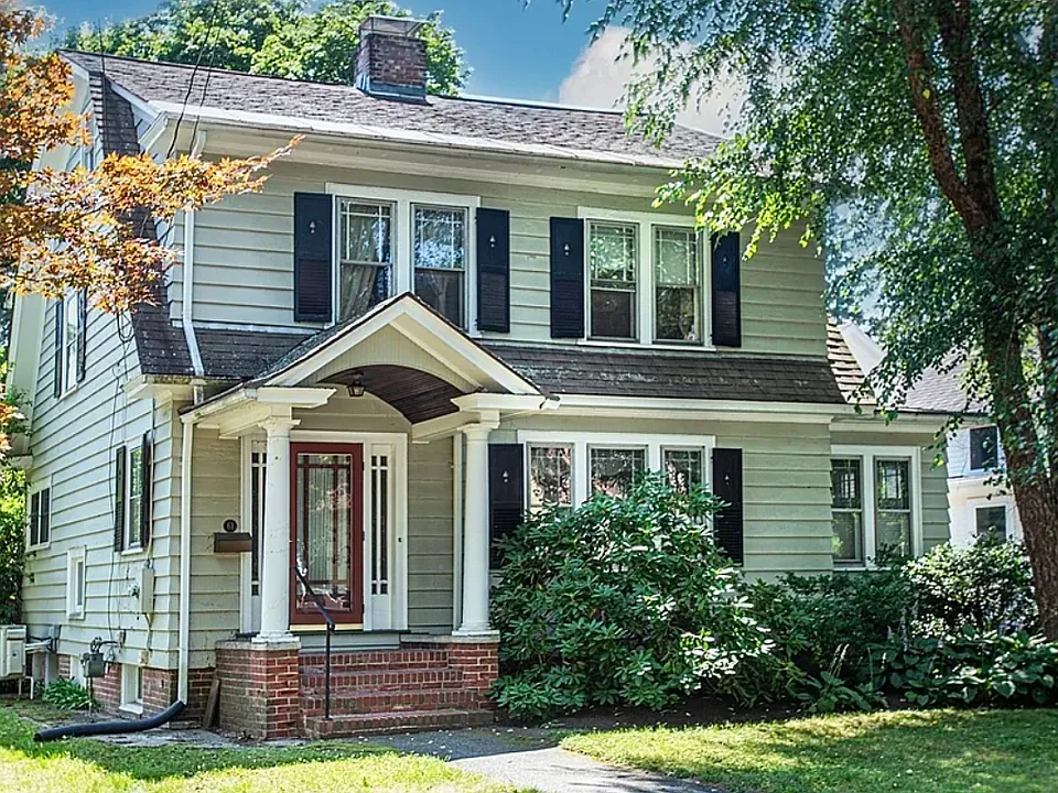 61 Massasoit St