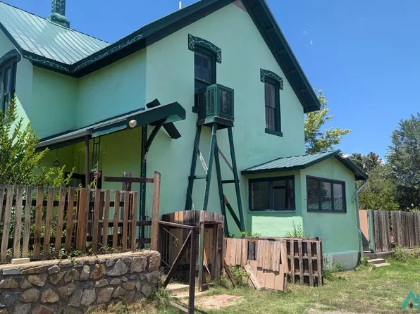 318 W 11th St, Silver City, NM 88061
