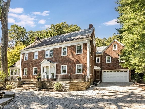 5th image of 174 Highland Ave