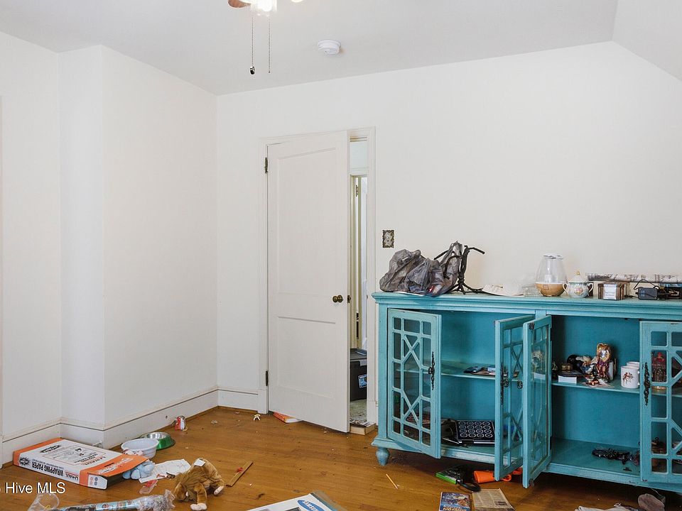 31st image of 609 S Main Street