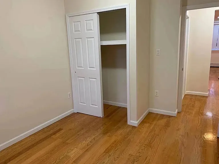 98 Bay 20 St #2 — Photo 9