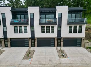 1328 Thomas Beck Rd #30, Des Moines, IA 50315