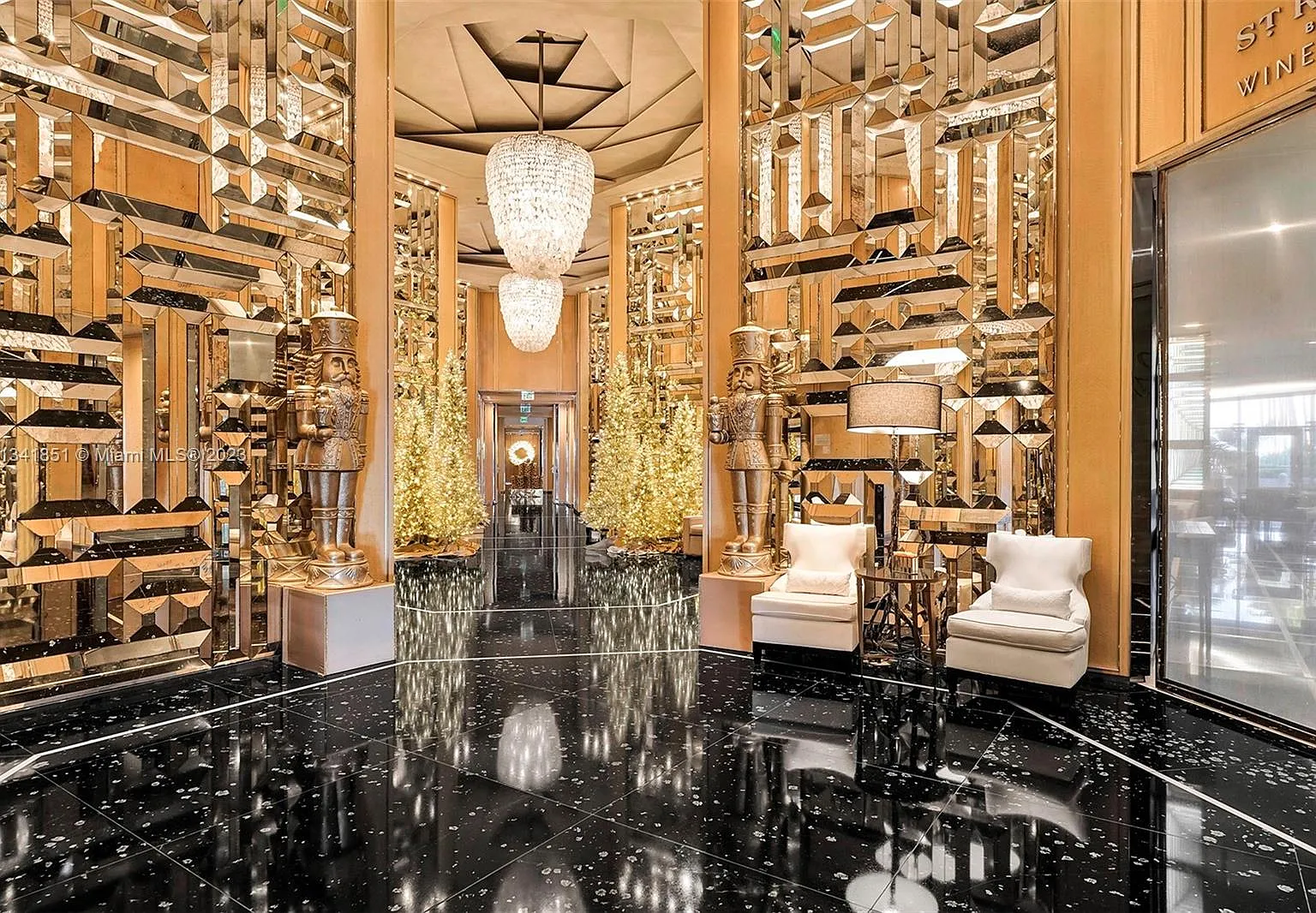 Bal Harbour Center Condo — Photo 3