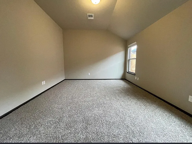 2249 Roca Dr — Photo 14