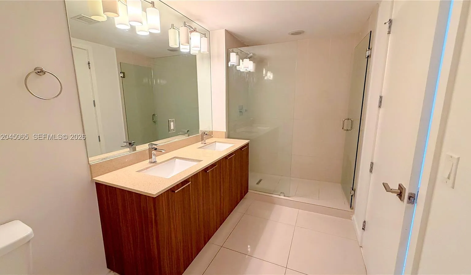 5252 Paseo Condo — Photo 2