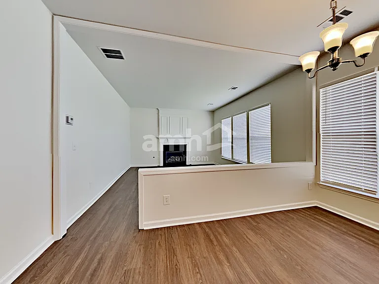1703 Kendall Cove Ln — Photo 8
