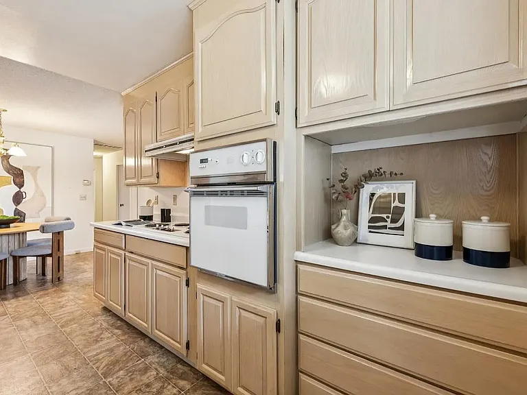 1563 Heron Ave — Photo 5