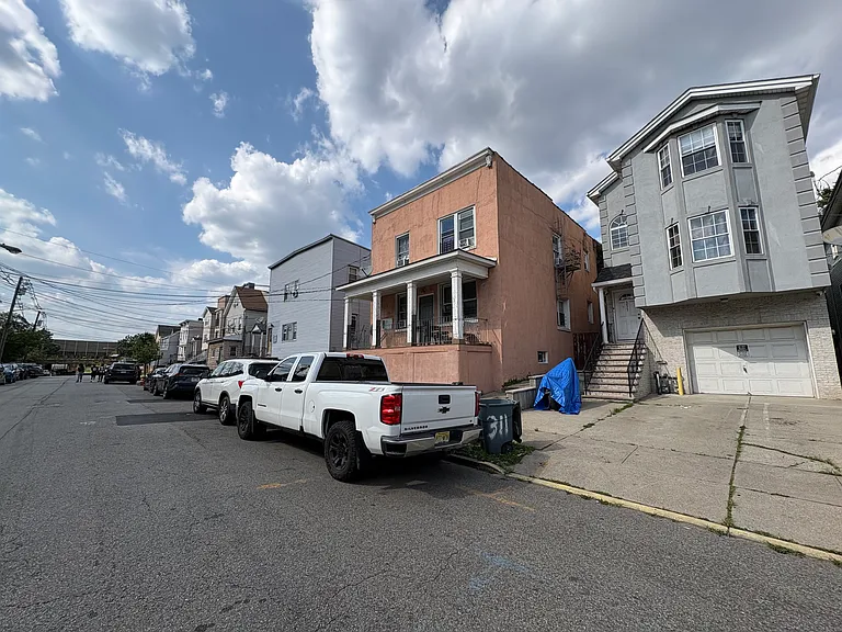 313 Court St #A — Photo 12