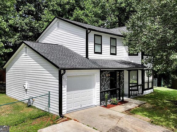 2nd image of 556 Sundield Dr NW