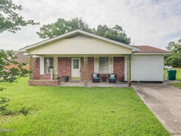 107 Andre Ct, Bay Saint Louis, MS 39520