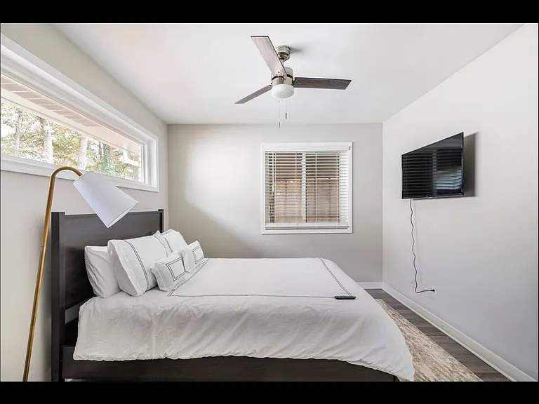 1801 Herrin Ave — Photo 6