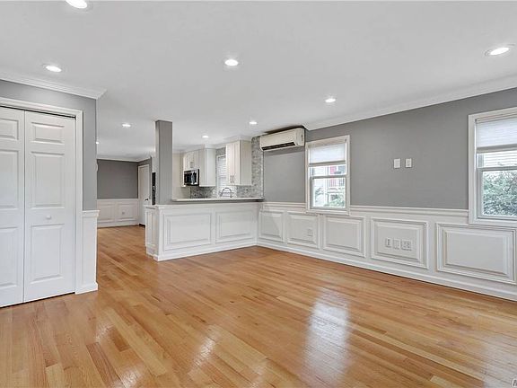 3rd image of 54 West Blvd