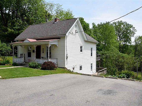 3rd image of 152 Saratoga Ave